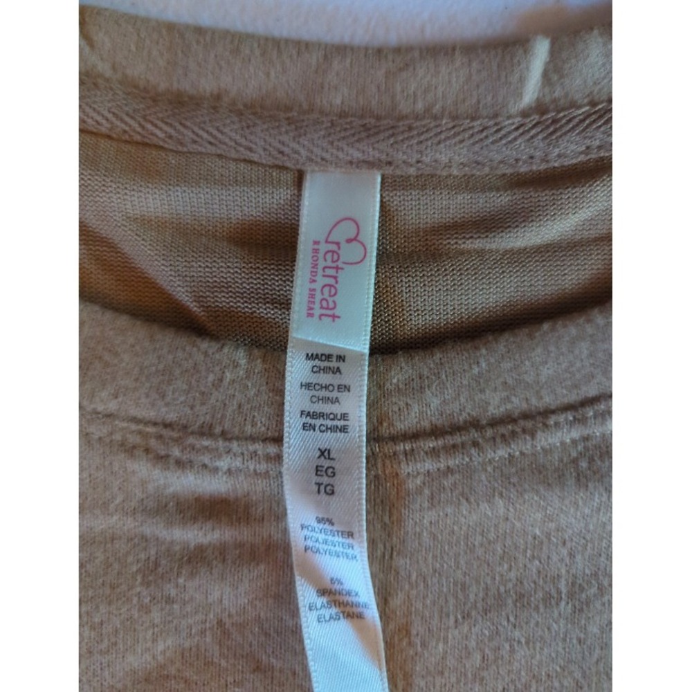 Retreat by Rhonda Shear Women's XL Light Brown Leopard Print Accent Sweater NWOT - Picture 2 of 2
